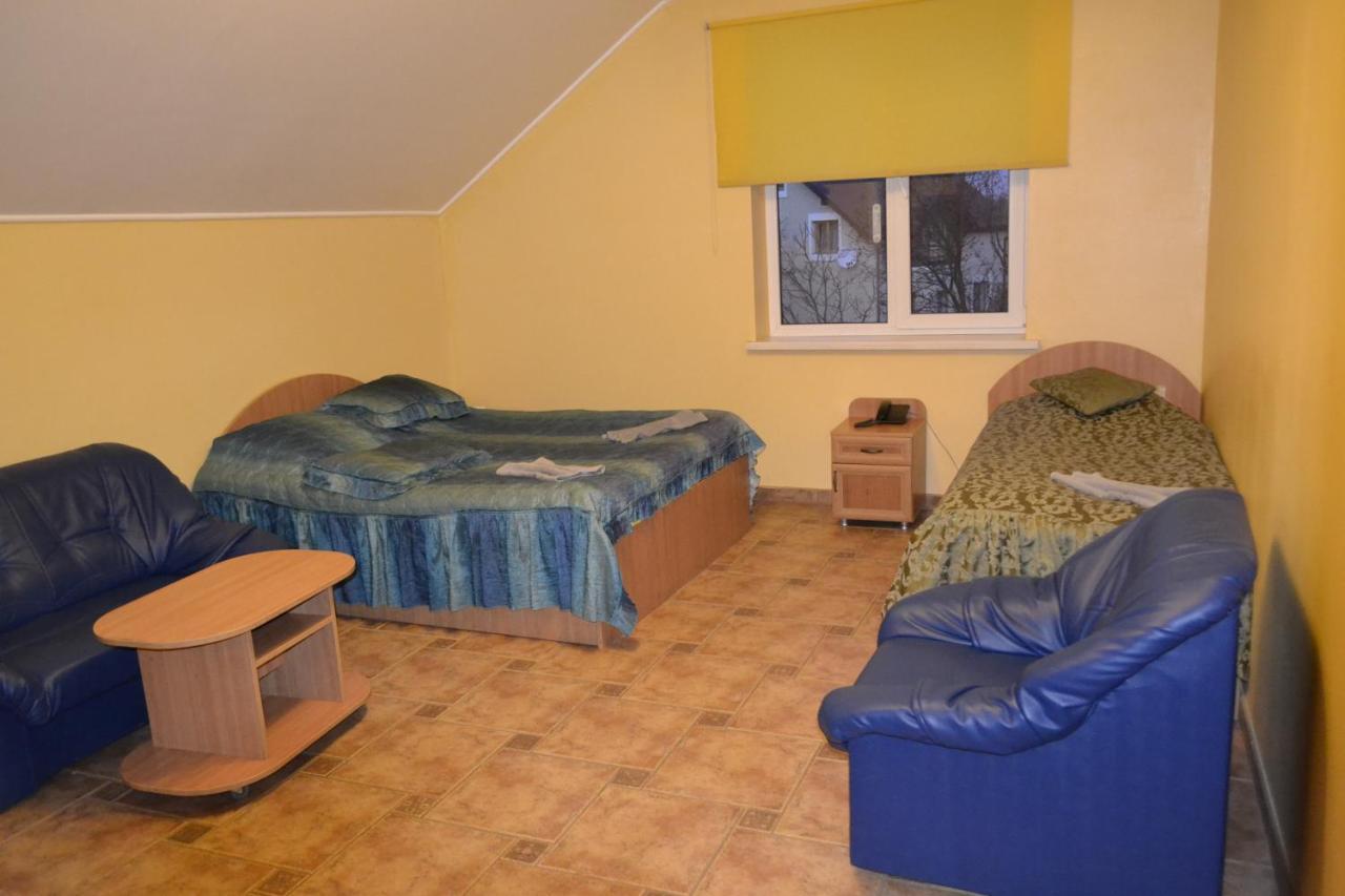 Hotel Rava-Ruska Екстериор снимка